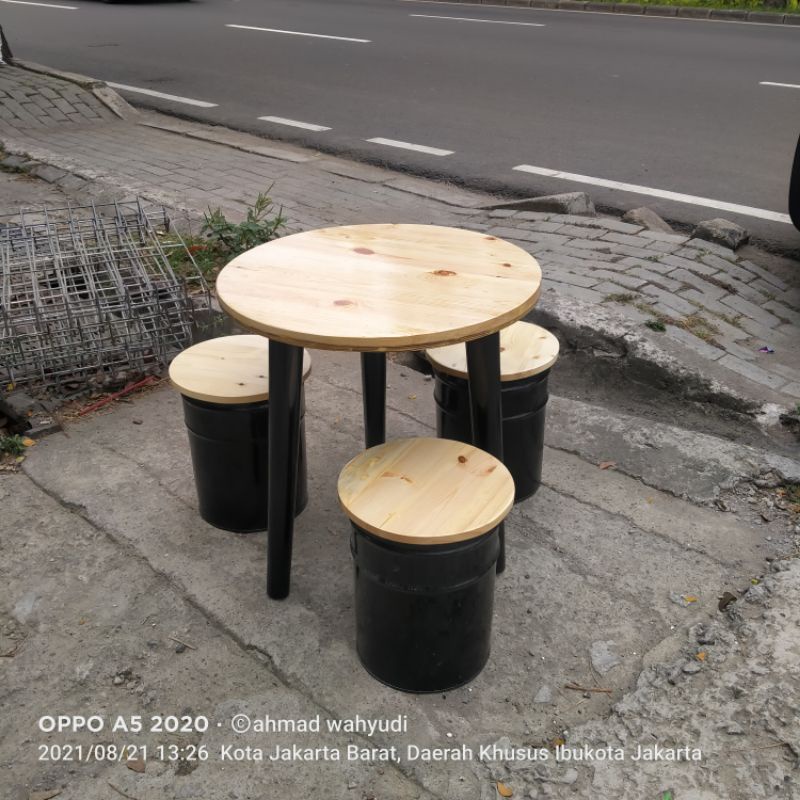 meja kursi cafe drum