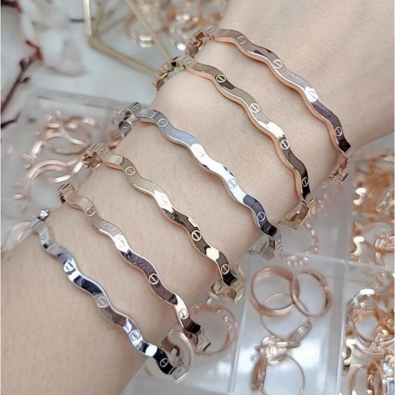 Gelang Oval Gelombang Cartier (375/8K)