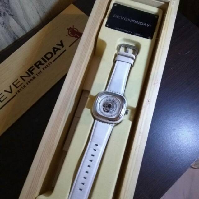 JAM TANGAN SEVENFRIDAY P1B/02 WHITE ORIGINAL