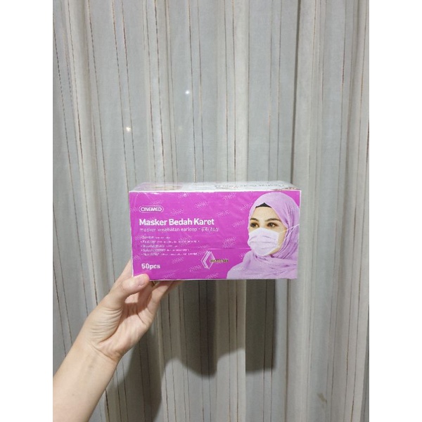 Masker medis hijab ungu onemed / masker medis jilbab ungu onemed / masker medis onemed headloop ungu
