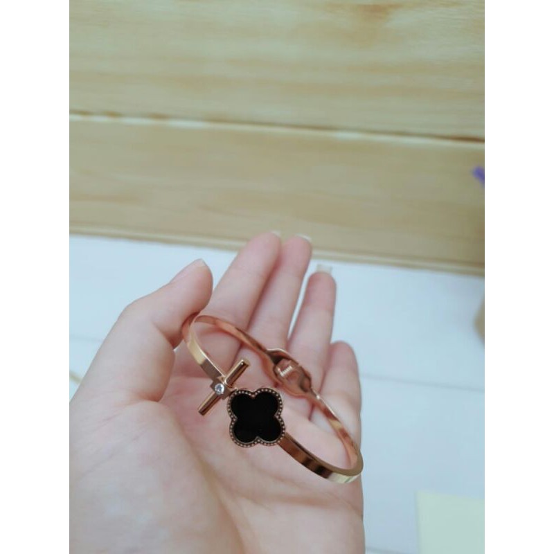 Gelang titanium lv / bangle lv titanium / gelang wanita titanium / gelang fashion korea
