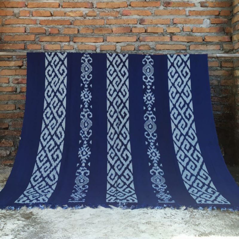 TORAJA DONGKER Kain Tenun Toraja Warna Biru Dongker