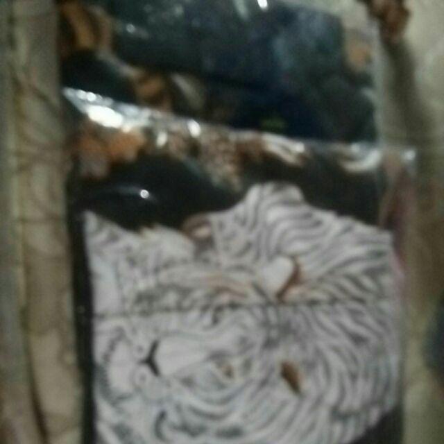 Batik Solo Pria Modern. Batik Solo Pria Lengan Panjang Murah. Batik Solo Model Terbaru.