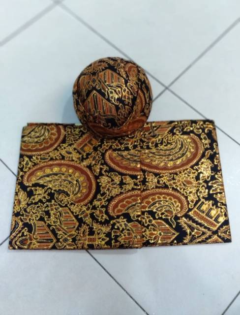 Set jarik prodo pengantin sepasang dan blangkon solo