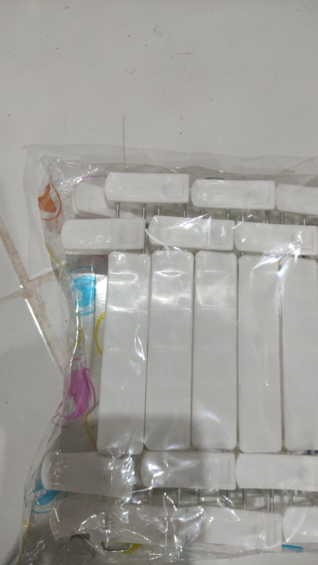 Hanger Celana Jepit / Hanger Jepit Plastik Anak Warna Warni Tebal