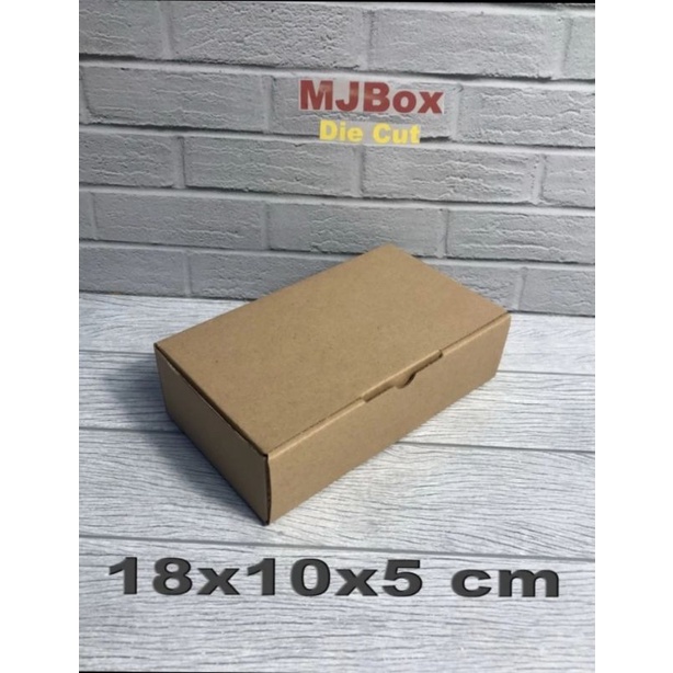 

Kardus Karton Uk, 18x10x5 cm...Die Cut untuk packing - aksesoris - dll