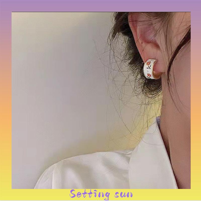 Retro Musim Semi Tulip Lingkaran C Cincin Gaya Hong Kong s925 Sterling Silver Stud Earrings TN