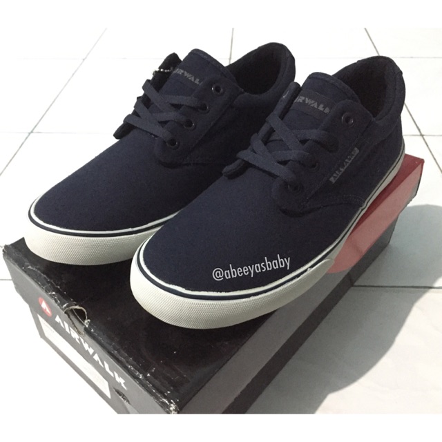 Airwalk Man Cordy Navy sz 42