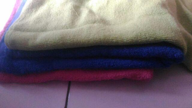 Handuk Merah Putih 50x100 By Terry Parmer