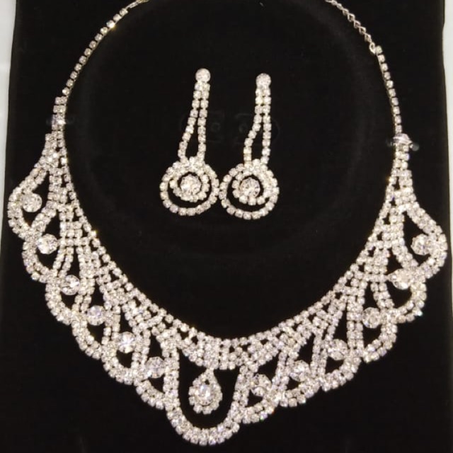 Set perhiasan wedding anting dan kalung