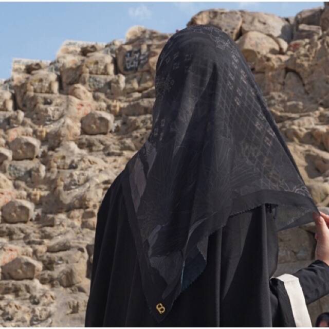 Buttonscarves Medina black XL syari