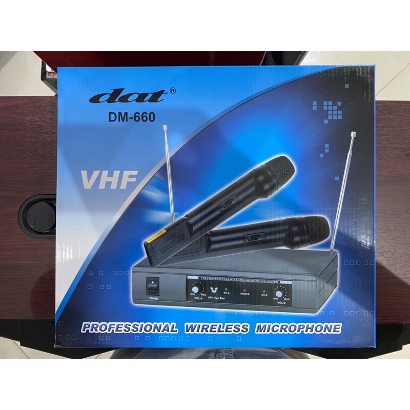 DAT DM-660 / DM660 Professional Wireless Microphone / Wireless Mic