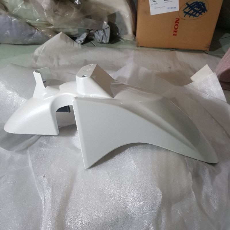 Spakbor Fender Depan Beat Karbu 61100-KVY-720PFW