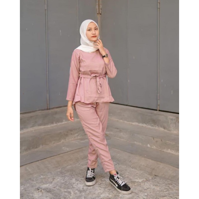 fashion Nadine set ( baju dan celana ) bahan moscrepe premium ,fashion kekinian 2022