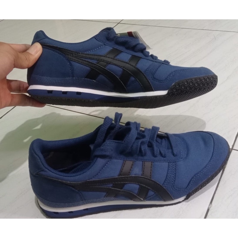 Sepatu second / bekas Asics Tiger