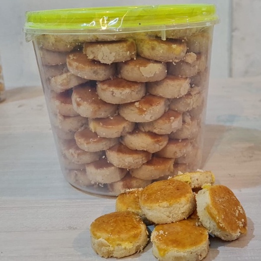 

kue kacang toples