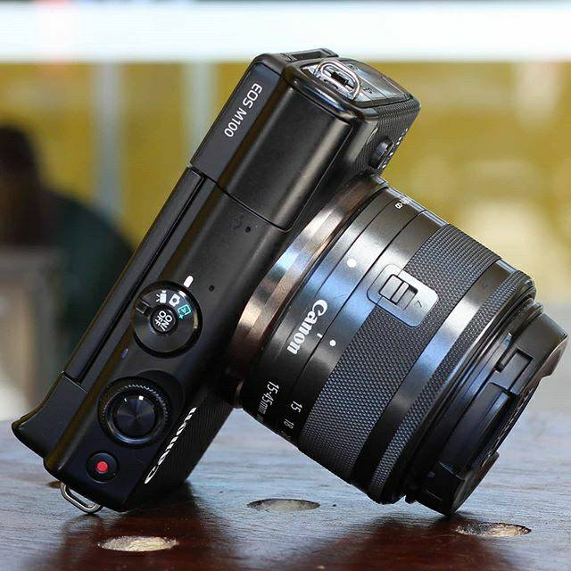 Mirrorless Canon M100