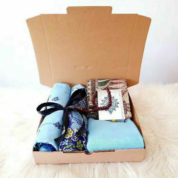 HAMPERS MUKENA, gift box mukenah alquran tasbih sajadah