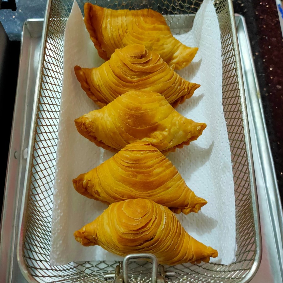 

Curry puff / singapore chicken currypuff