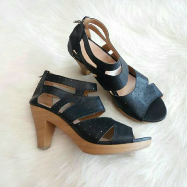 Sandal heels kayu wanita