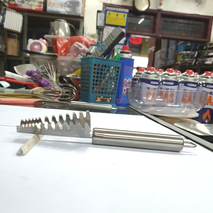 Alat Pembersih Sisik Ikan Stainless Steel Tebal