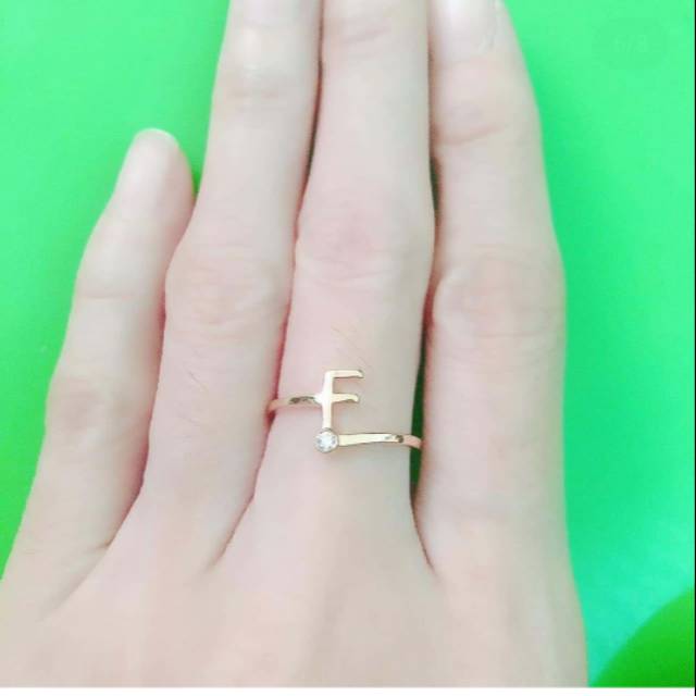 Cincin huruf F HWT kadar 375