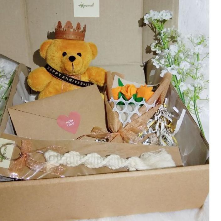 

BIG SALE!! (xsa-288) [galery local] Kado/Gift Box/ Hampers Boneka+Buket Bunga Anniversary/Wisuda/Ula