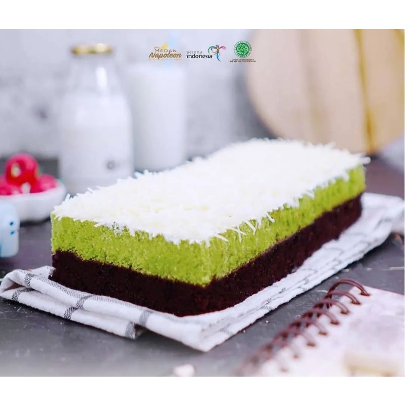 

LAPIS DELI MEDAN NAPOLEON TEH HIJAU