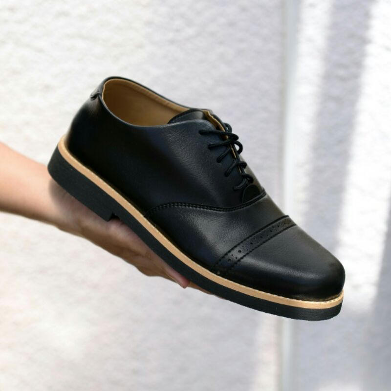 RIONZ X ARIONZ SEPATU FORMAL DINAS KANTORAN KASUAL - SepatuFormal Pantofel Pria Resmi Formal Hitam Coklat Kulit PU Original Brown Black Kantor Kuliah Casual Gereja Pesta Kondangan Nikahan Kerja Perkantoran PNS Guru Gaya Trendy Kekinian Terlaris Murah