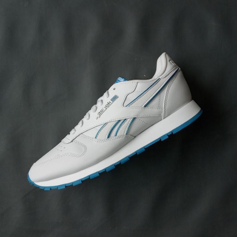 Sepatu Sneakers Reebok Classic Leather MU - Procelaine/Cyan/White