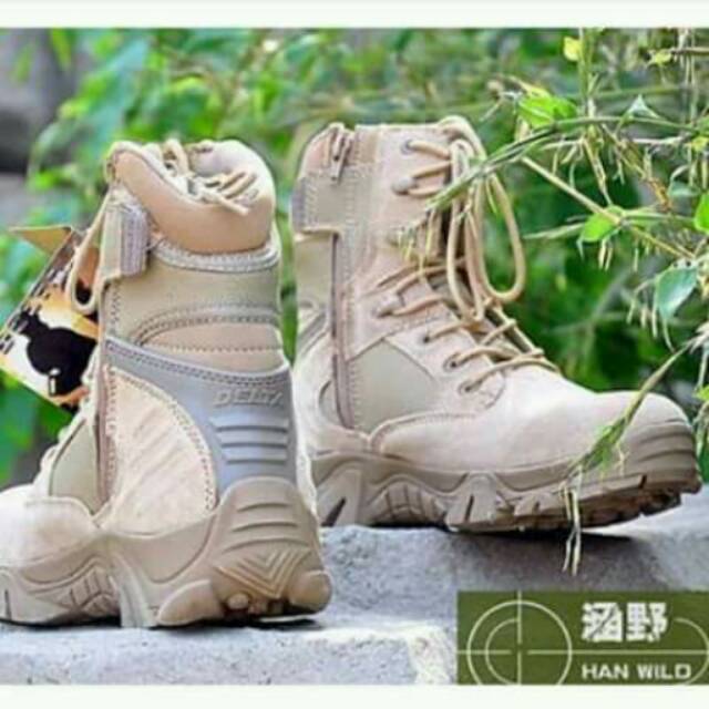 Sepatu / boot delta codura