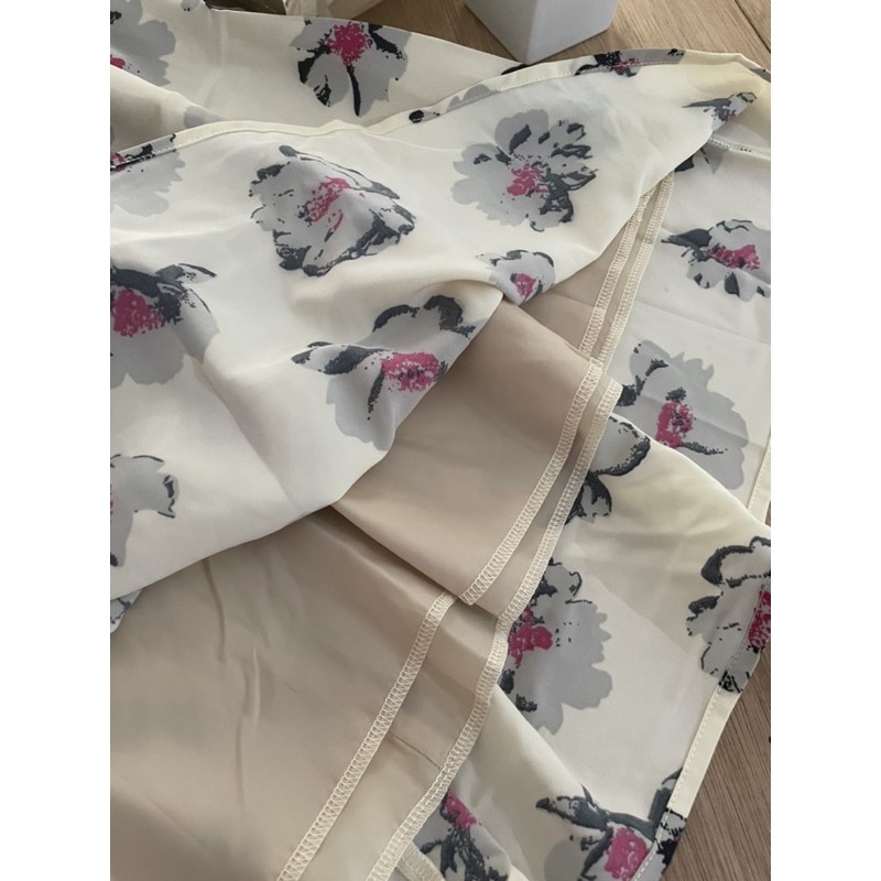 Rok Wanita Uniqlo Easy Flare-3