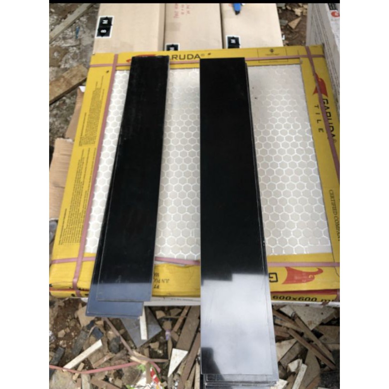 LIST PLINT LANTAI GRANIT HITAM & CREAM UKR 5 x 60 dan 10 x 60