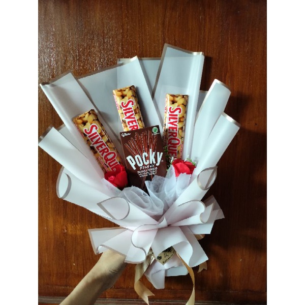 

bucket coklat / Silverqueen / Pocky / Snack bucket