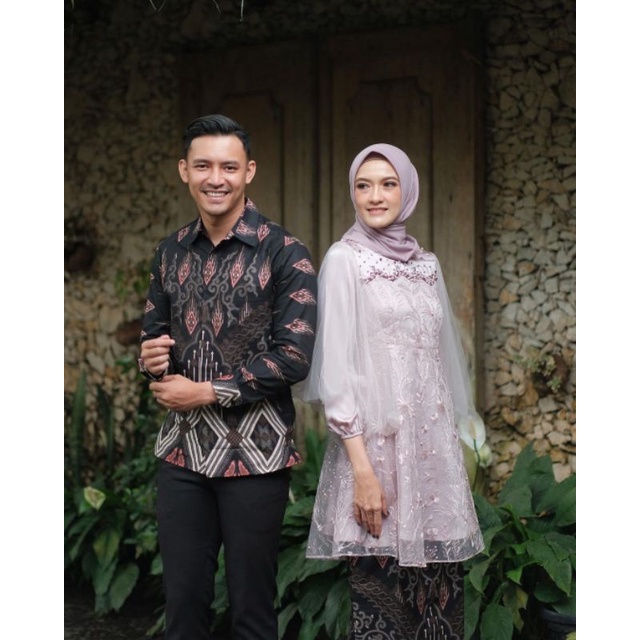 Baju Couple Batik Brukat Kebaya Tunik Lilac Modern Kemeja Lamaran Engagement Wisuda
