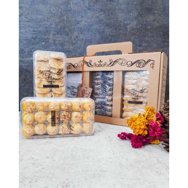 

GIFT BOX kue kering ninascake