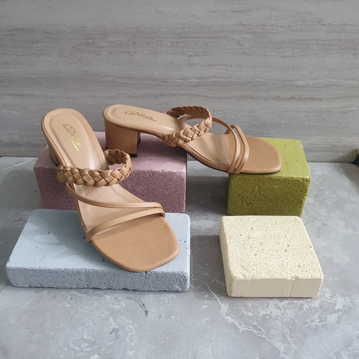NADISTOE Sepatu Sandal Simple Casual Keren SU55