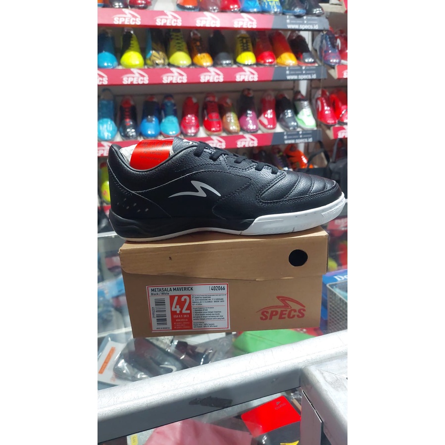 Specs Metasala Maverick IN Sepatu Futsal - White/Dust/Orange Clown