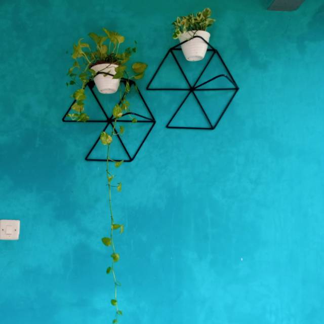 Rak tanaman / rak bunga / rak dinding minimalis / wall standing / rak besi