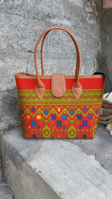 Tas Wanita/Tas Jinjing/ Tas Batik/ Tas Webe Endek Motif Bali