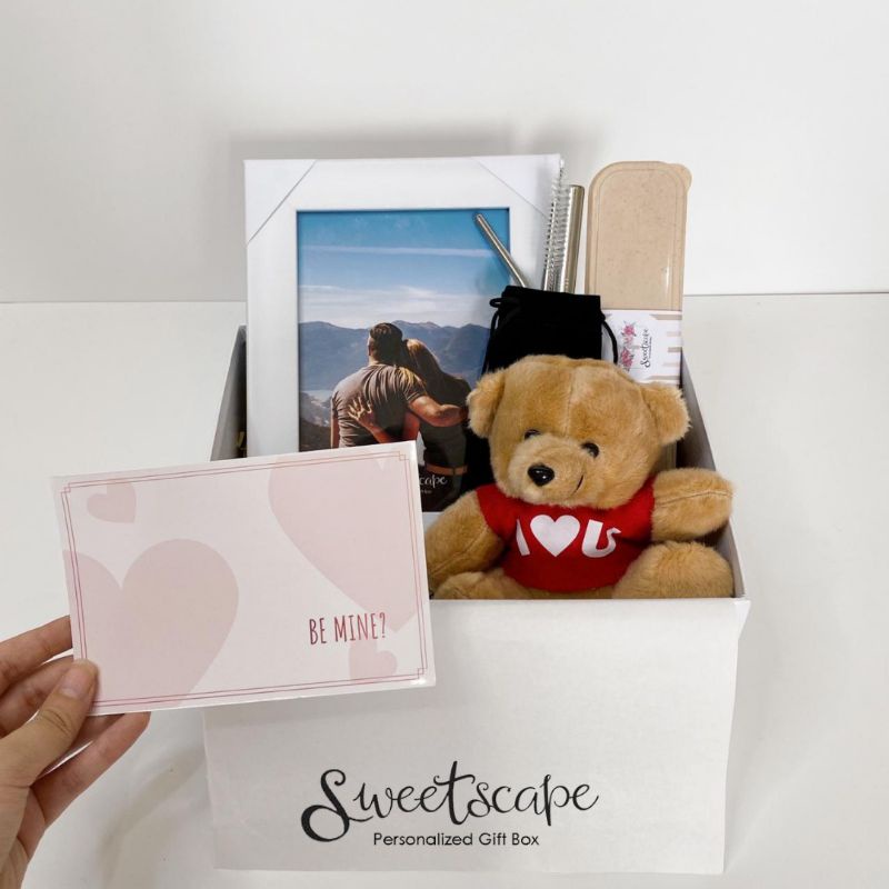 

Gift Box Package 292-Paket Hampers 292 - Kado Ulang Tahun Anak