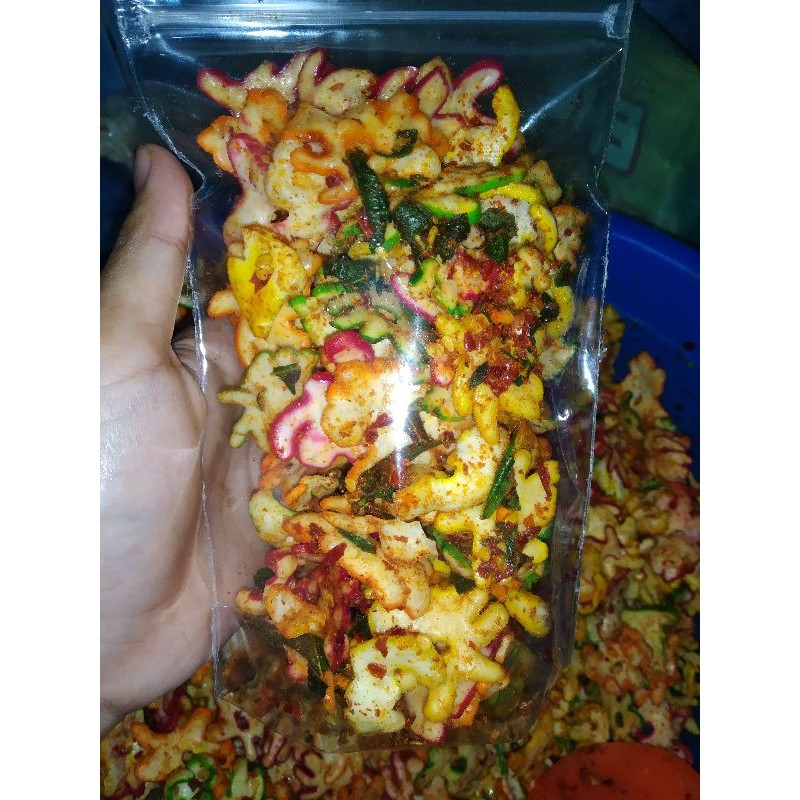 

SEBRING PEDAS/KRUPUK SEBLAK KERING BINTANG PEDAS DAUN JERUK 100gr