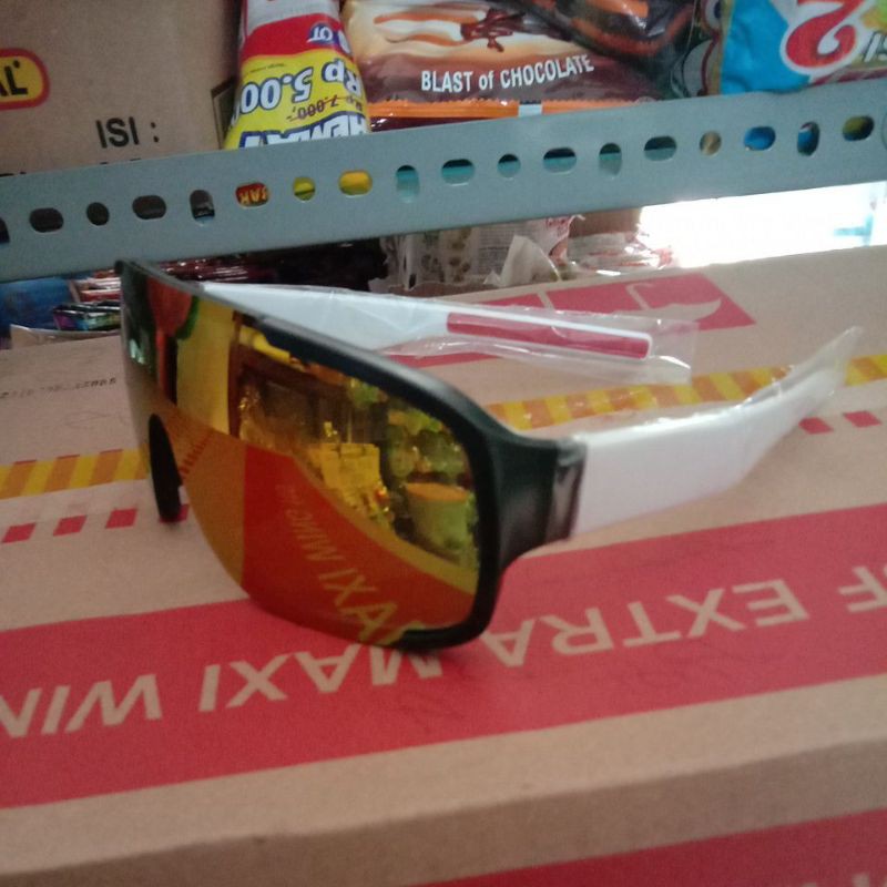 

KacamatasepedaMTB
