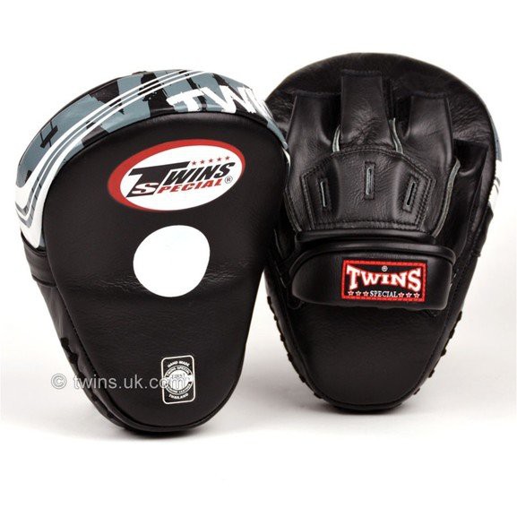 SEPASANG Focus Mitt TWINS ORIGINAL Boxing Pad Punching Muaythai Muay Thai Pad Target Karate