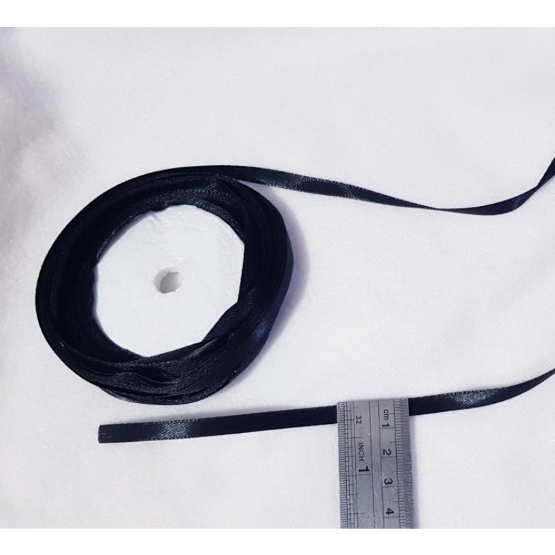 

PITA SATIN TW POLOS LEBAR 1/4" ( 6mm ) HARGA PER ROLL ISI 20 YARD