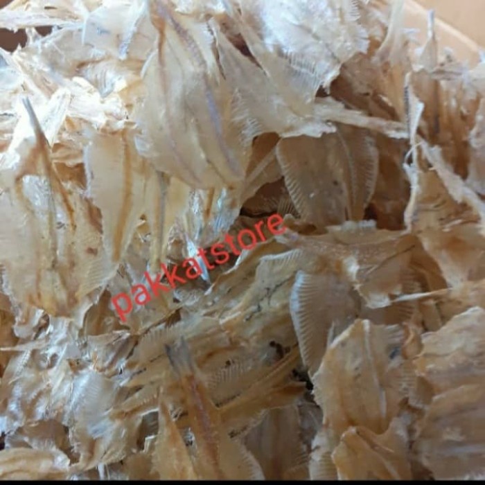 

Ikan Tawar Kristal Tipis (Krupuk)/Ikan Pakang Mentah Kering 500 gram