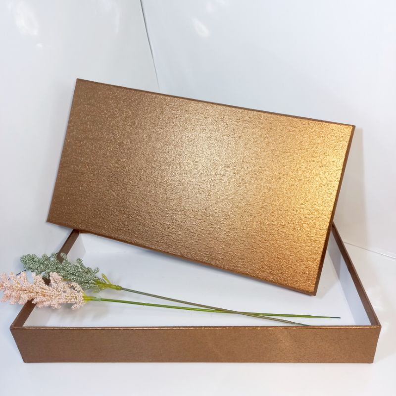 

kotak kado kode ts 1 29 x 15.5 tinggi 4 cm