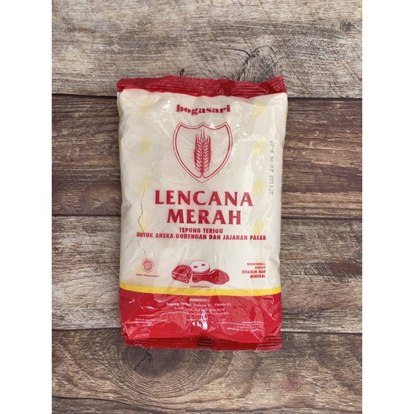 

Tepung Terigu Lencana Merah 1Kg