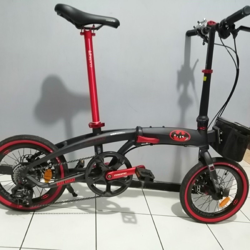 pacific Noris 16inc batman