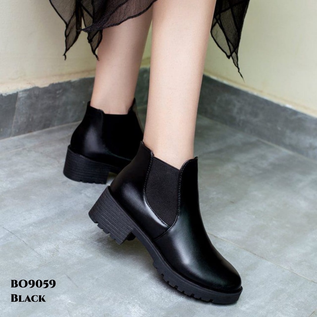 RESTOCK WYN SEPATU BOOTS PLATFORM STYLISH KOREA BO9059